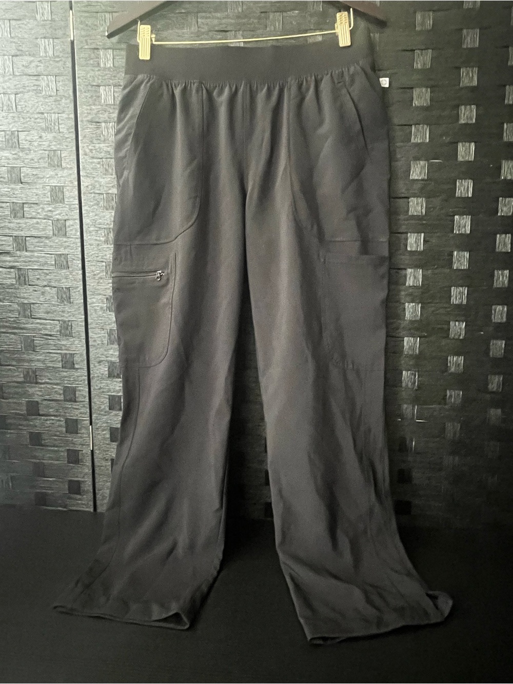 Black polyester & spandex cropped scrub pants Size Petite Medium